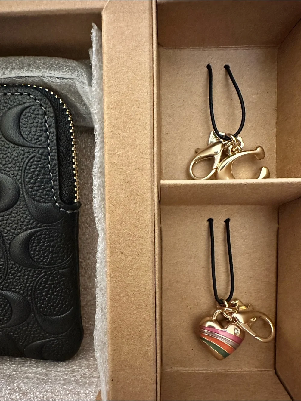 NWT Coach Boxed Corner Zip Wristlet Black Signature Leather Gift Set CF358